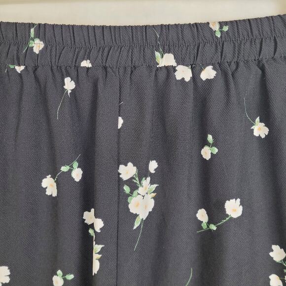 Elodie black dainty floral Aline pull on midi skirt Size small Romantic Girly - Picture 5 of 8